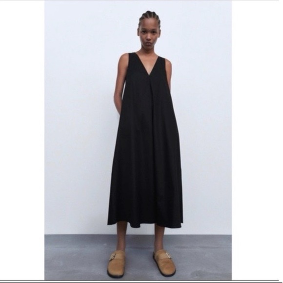 Black Dress - Picture 2 of 4